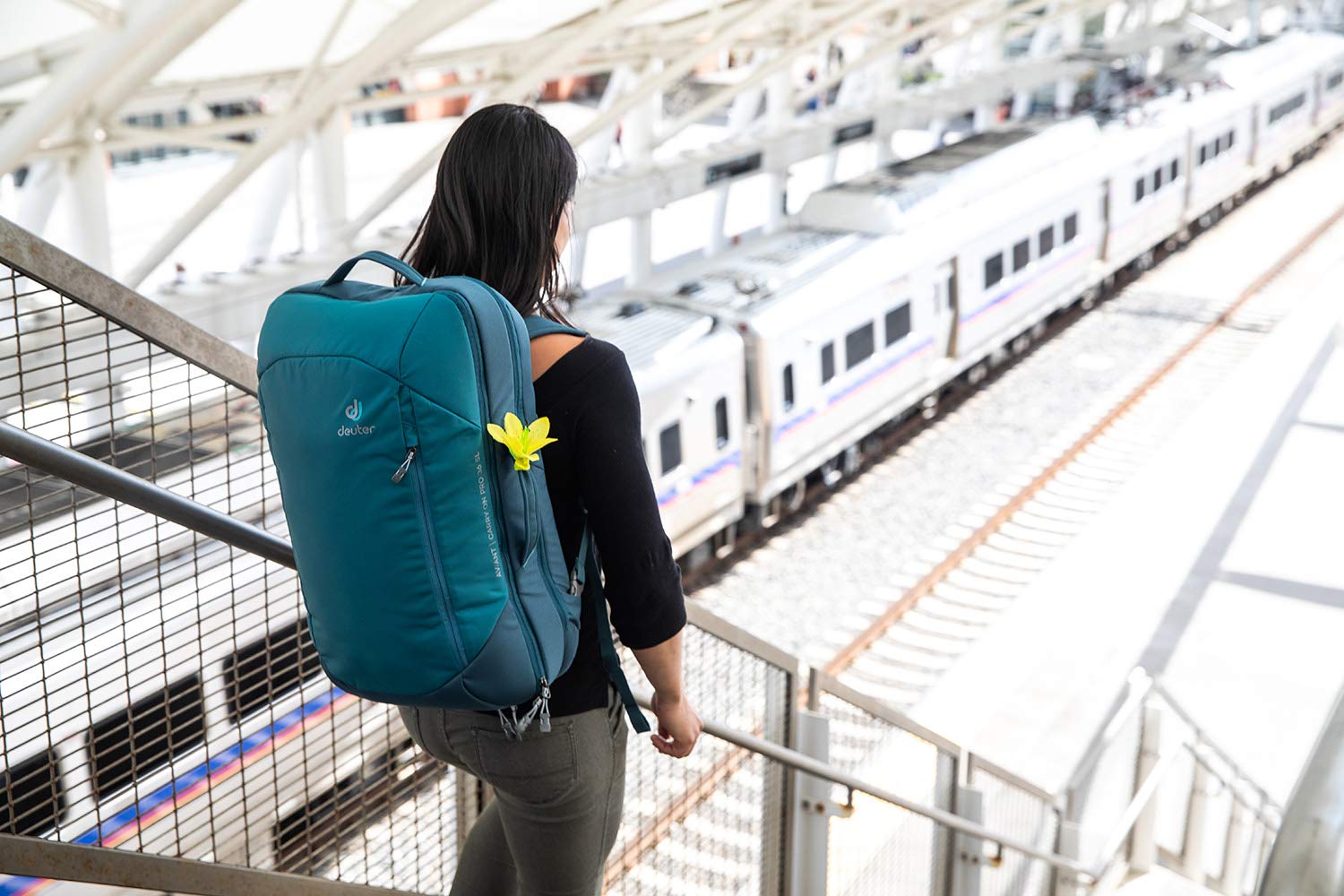 Deuter Aviant Carry On Pro 36 SL - Thumbnail 2