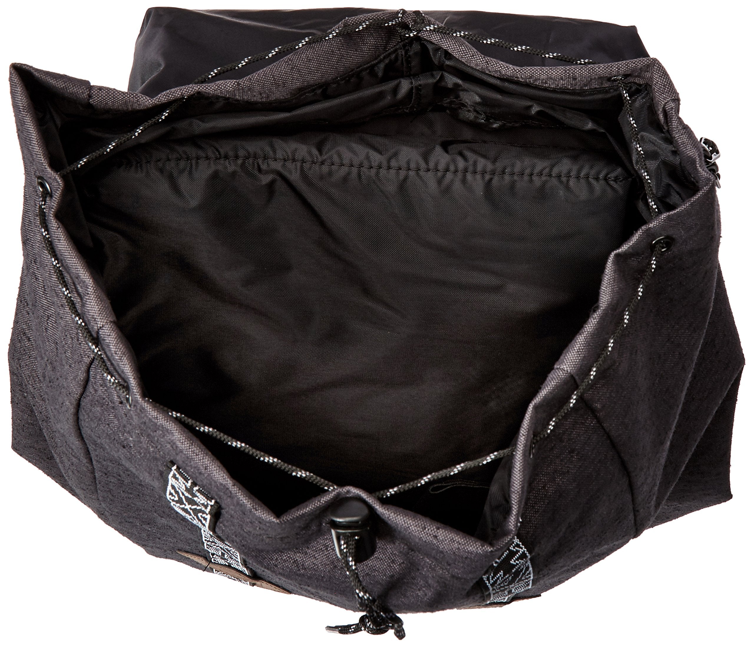 Dakine trek 26l best sale backpack