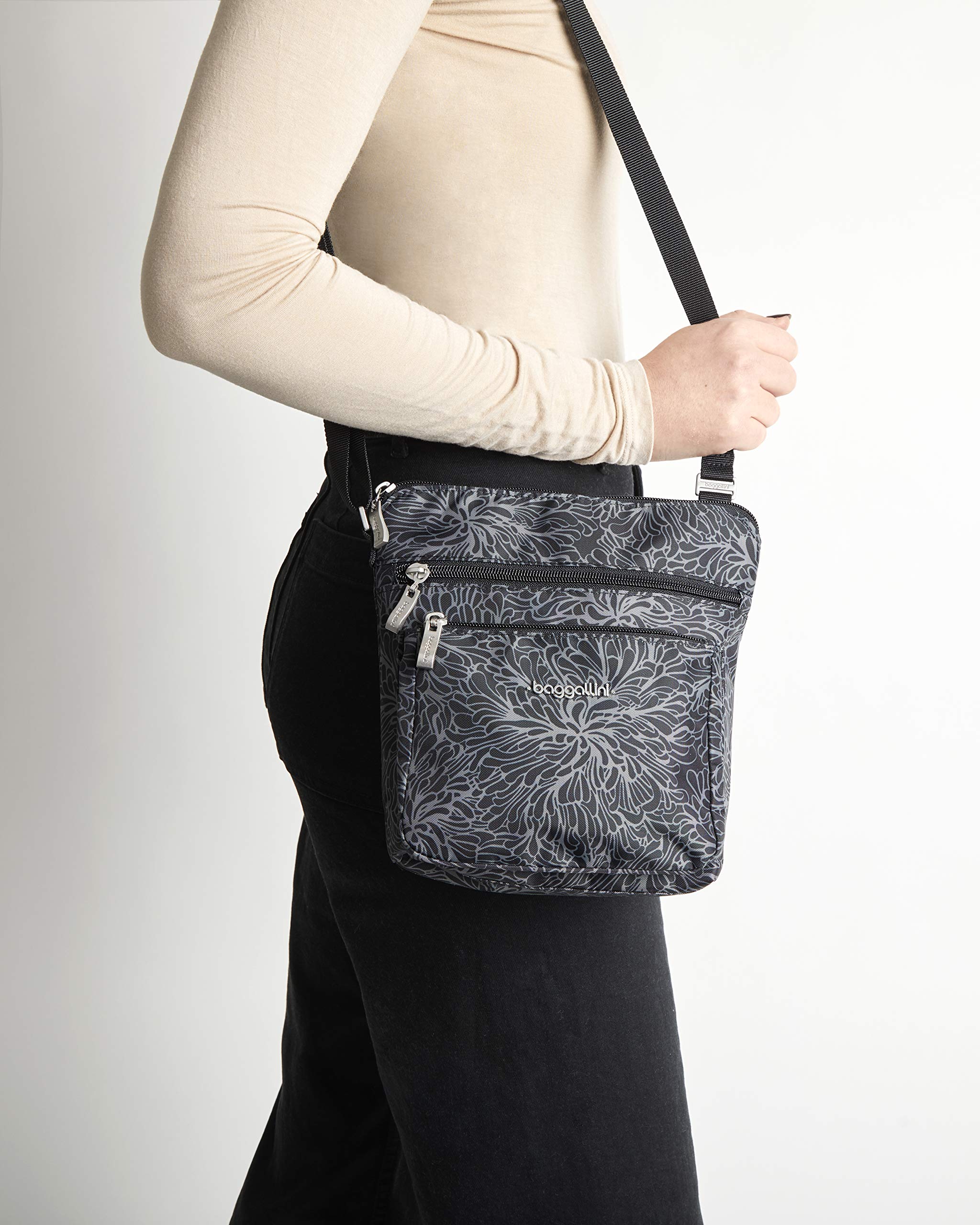 Black/Sand